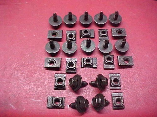 NICE GM 69-72 PLASTIC WHEEL WELL BOLTS & CLIPS CHEVELLE SS EL CAMINO ...