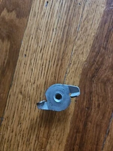 Geo Metro Suzuki Swift Luftfilter Flügelmutter OEM - Bild 1 von 2