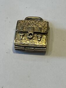 9 Ct Gold Vintage “ Briefcase “ With A Pair Of Underwear Charm/pendant 9.1grams