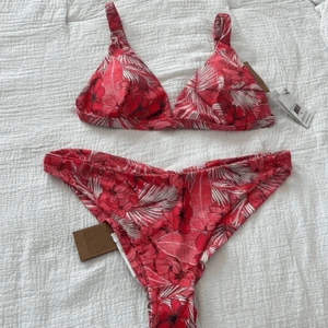 NWT Volcom Women's Sea U Soon Vneck Two Piece Bikini - Picture 1 of 8