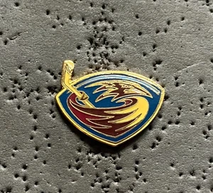 Atlanta Thrashers Logo NHL Hockey Pin - Imagen 1 de 2