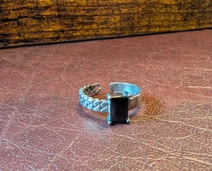Größe 6 schwarzer rechteckiger Stein asymmetrisch Sterlingsilber 925 Ring freie Größe - Bild 1 von 8