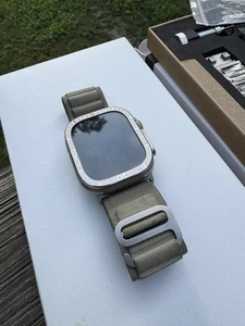 Apple Watch Ultra 2 49mm Titanium Case / Alpine Loop - Olive, US Shipping Only - Zdjęcie 1 z 3