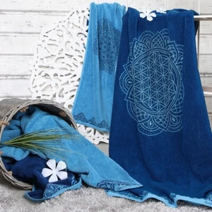 Handtuch - Blume des Lebens mit Edelsteinen - ozeanblau azur - BIO energetisch - Bild 1 von 3