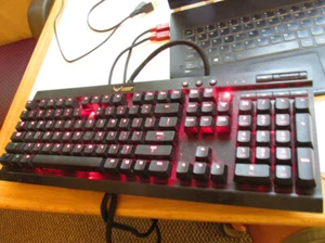 Corsair k70 gaming Keyboard red backlight 2 keys gone dusty for parts repair LF - Picture 1 of 9
