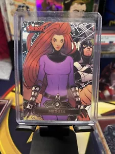 Tarjeta Gemas Medusa 2023 Finding Unicorn Marvel Avengers 60 Años 8/11 - Imagen 1 de 2