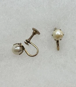 VINTAGE 14K GOLD PLATED 7MM PEARL EARRINGS SCREW BACK - Imagen 1 de 4