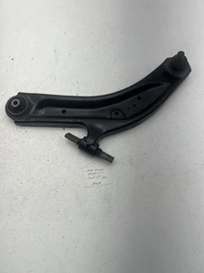 Brazo de control inferior delantero izquierdo Nissan Rogue 2014-2020 2,5 L OEM. - Imagen 1 de 10