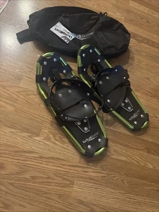 Lucky Bums 19" Snowshoes Green with Carrying Bag- shoes 19" x 7" - Picture 1 of 4