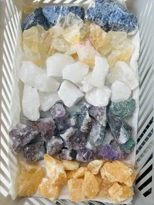 1kg Crystal Raw mixed bundle, job lot, bundle of Mixed Crystals Gemstones - Picture 1 of 7