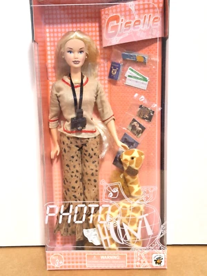 GISELLE PHOTO HUNT DOLL-INTEGRITY TOYS 2001-BEAUTIFUL ORIGINAL ALYSA FACE SCULPT - Image 1 of 4