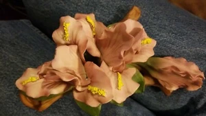 Capodimonte Porzellan lila Blumen Italien dekorative Skulptur 4"" groß, 9"" lang - Bild 1 von 12