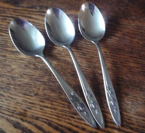 Oneida Betty Geschirr 'My Rose' Edelstahl Besteck Silberbesteck 3 Esslöffel - Bild 1 von 2