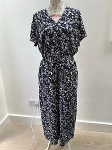 BNWT Michael Kors navy/white hibiscus print cropped jumpsuit, size M - Picture 1 of 14