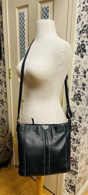 Bolso Bandolera Brighton Pretty Tough Rex Cuero Negro Cartera Tachuelas Usado en Excelente Condición Foto 1 de 4