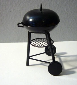 Dollhouse Miniature Metal Round Weber Kettle Lid BBQ Grill Black Wheels - Picture 1 of 4