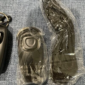 Clicker whistle easy Dog Puppy Pet Click training Obedience Agility with Keyring - Picture 1 of 1