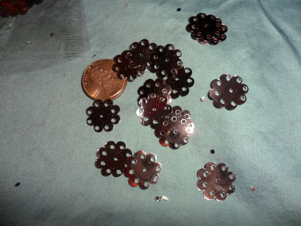 Lentejuelas de clavel rosa metálico - 50 lentejuelas - vintage Foto 1 de 1