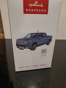 NUEVO 2024 Hallmark Keepsake 2023 GMC Sierra Denali adorno de camión de metal fundido a presión - Imagen 1 de 7