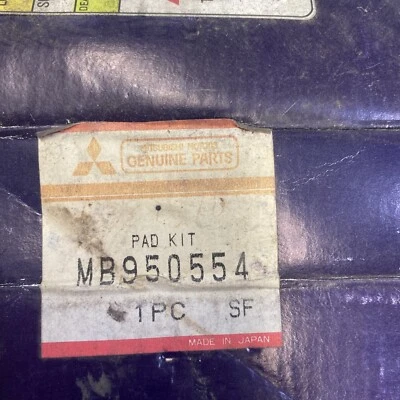 Juego de pastillas de freno delanteras 91-96 Mitsubishi Mirage MB950554 OEM�� Foto 1 de 3
