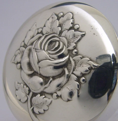 PRETTY ENGLISH SOLID STERLING SILVER ROSE DRESSING TABLE DESK BOX 1992 40g Cover