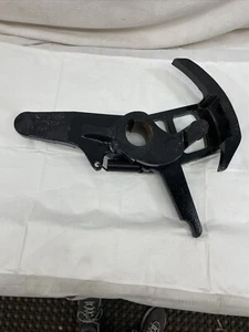 Case IH 47471156 Baler KNOTTERBRAKE AND TRIP MECHANISM - Picture 1 of 3