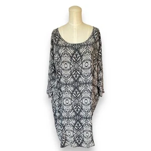 Blusa túnica abstracta negra gris seda H. Fredriksson mangas 3/4 gris talla grande - Imagen 1 de 6