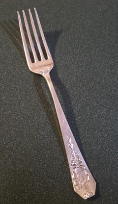 Tenedor de plata esterlina Whiting Madam Jumel 6 7/8" 39,19 g peso chatarra Foto 1 de 4