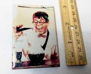 Jerry Lewis Nutty Professor Estrella de Cine Ata Boy Imán de Nevera EE. UU. Años 90 De Colección - Imagen 1 de 3