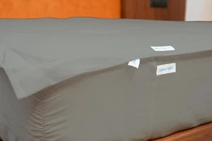 Zipper Fitted Sheet (Includes 1 Fitted Base & 2 Zip-On Sheets) - Upto 15” Inc... - Picture 1 of 8