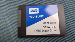 WD Azul SATA SSD 1TB 1000GB SSD WDS100T2B0A - Imagen 1 de 2