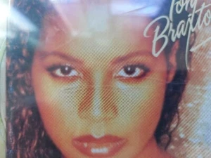 CD, Tony Braxton, Secrets - Bild 1 von 3