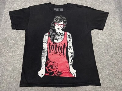FATAL Crew Negro Desvanecido Rosa Tatuajes Camisa Daga L Corazones Llave Gafas GF Material Foto 1 de 4