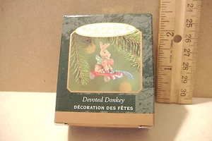 ~DEVOTED DONKEY~2000 MINIATURE HALLMARK ORNAMENT~ - Picture 1 of 1