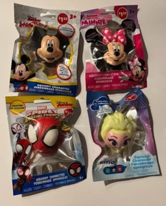 NUOVO ~ DISNEY JUNIOR/EMOJI ~ PERSONAGGIO SQUISHY ~ SCEGLI 1 o TUTTO ~ SPEDIZIONE 1+ - Foto 1 di 8
