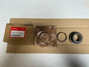 ACURA HONDA INTEGRA GSR MAIN SHAFT THIRD GEAR SET 23442-P16-315 OEM SYNCHRO - Picture 1 of 9