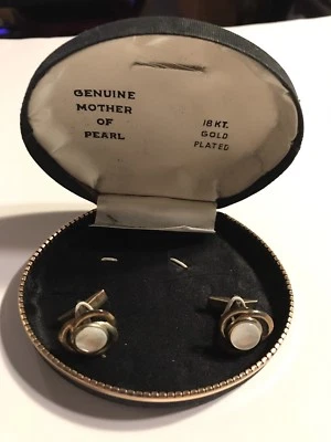 Trefoil Design Cufflinks 18K Gold Plated Center Mother of Pearl Stone Clamshape - Image 1 of 4