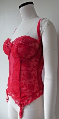 Gossard Vintage Basque Red Lace. Removable Straps & Suspenders UK 32DD. Ex Cond. - Image 1 of 4