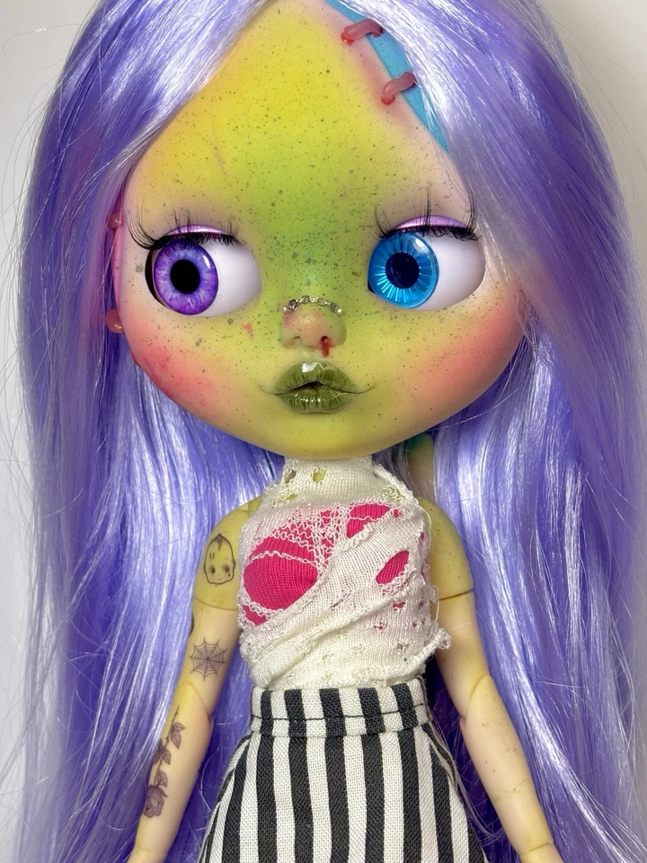ÚNICA Muñeca Blythe Personalizada TBL Pastel Gótico Zombie Niña Tumblr Púrpura Pelo con Conjunto Foto 1 de 4
