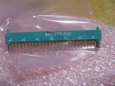 PARKER-HANNIFIN CONNECTOR # 629.375.012  NSN: 5935-01-319-5688  ( 629-375-012 ) Foto 1 de 4