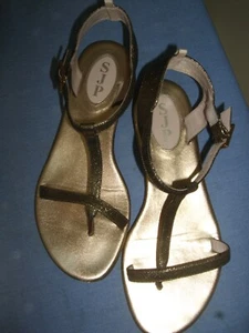 SJP by Sarah Jessica Parker Gold Sandals Size 7.5 Made in Italy - Picture 1 of 11