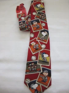 New with Tags - Peanuts Snoopy Play Ball Baseball Men's Silk Tie - Picture 1 of 3