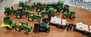 14 John Deere 1:64 Scale Tractors Tractor Farm Setup Toys Ertl Farm Layout (Ftt) - Picture 1 of 17