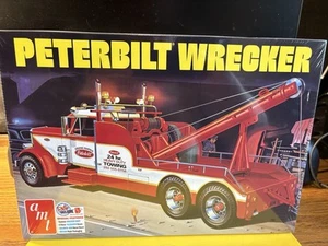 Amt Peterbilt Wrecker Model Kit 1:25 Scale Tow Truck Factory Sealed NIB HTF - Picture 1 of 6