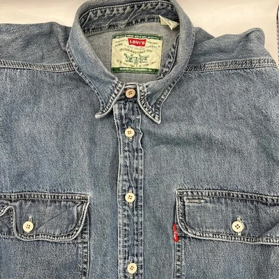 VTG Levi's Denim Chambray Button Up Long Sleeve Shirt Mens M Red Tab Cowboy - Image 1 of 4