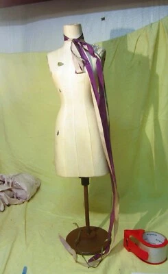 RARE VTG 50'S SUPERIOR SMALL SALESMAN'S SAMPLE DRESS FORM MODEL - Image 1 of 4