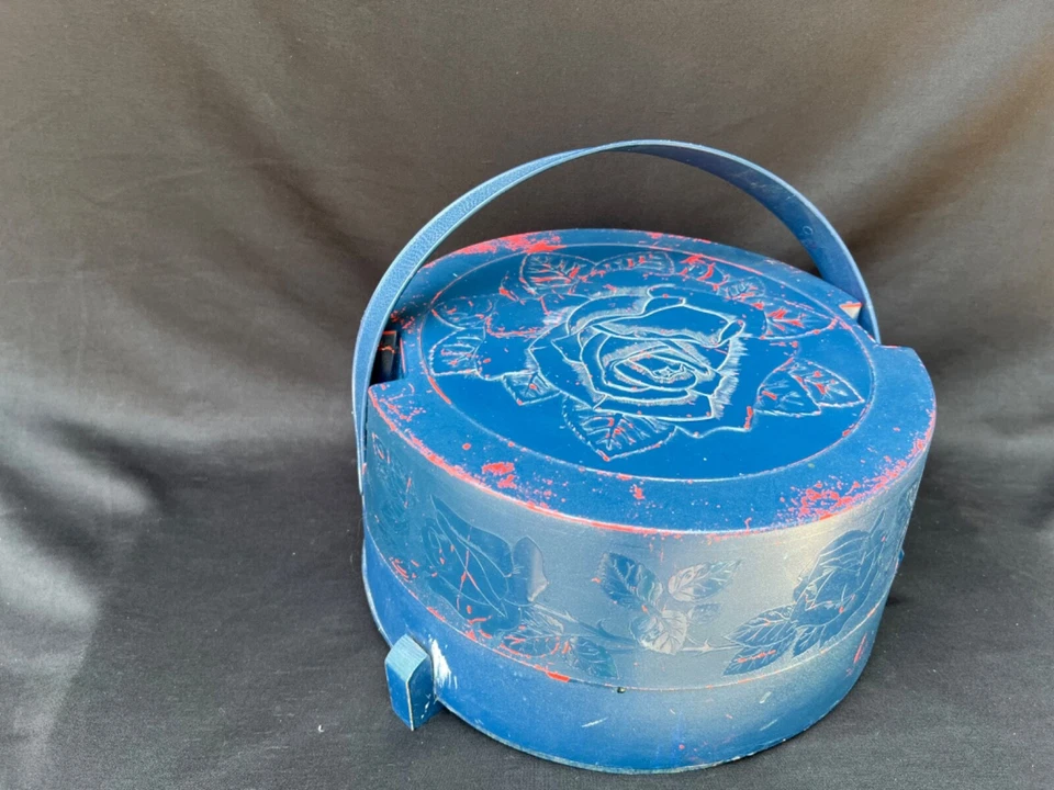 Vintage Embroidery & Carry / Storage Case - Image 1 of 4