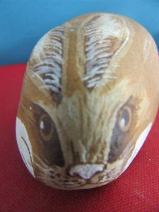 623. M. POLLOCK bemaltes Steinkaninchen Osterhase signiert '87 - Bild 1 von 5