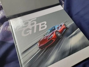 Ferrari 296 GTB Verkaufsprospekt - Hardcover - Bild 1 von 10
