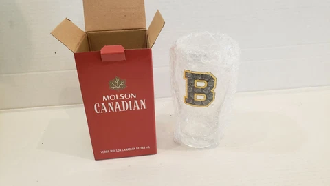 BOSTON BRUINS PINT GLASS VINTAGE LOGO MOLSON CANADIAN 20oz 568ml NEW NIB NHL Cover